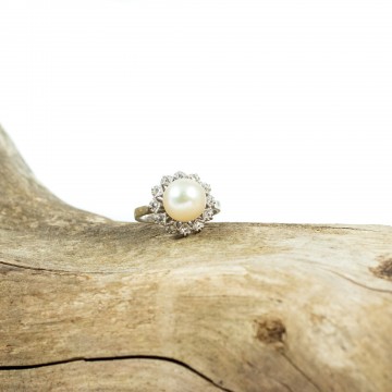 Anello perla akoja e diamanti '70